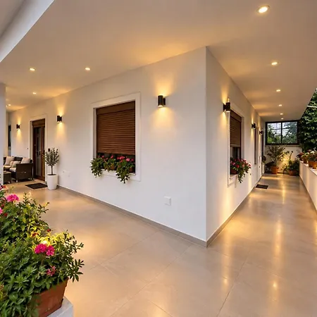 1 Villa *